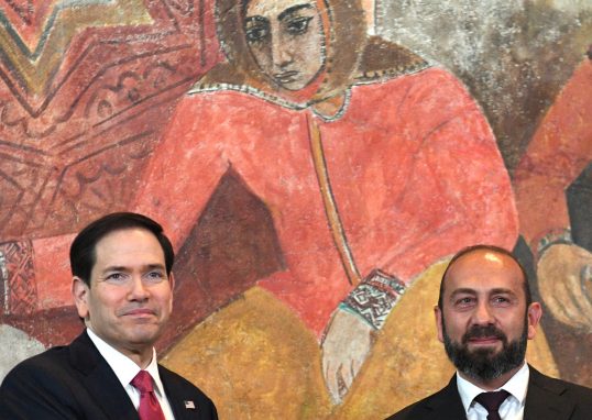 Armenia signs strategic partnership deal with US as election approaches