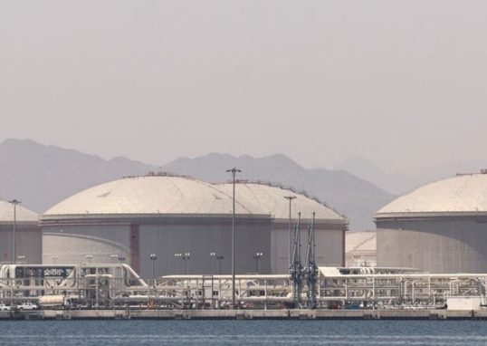 Oil slips 5% on hopes of US-Iran deal