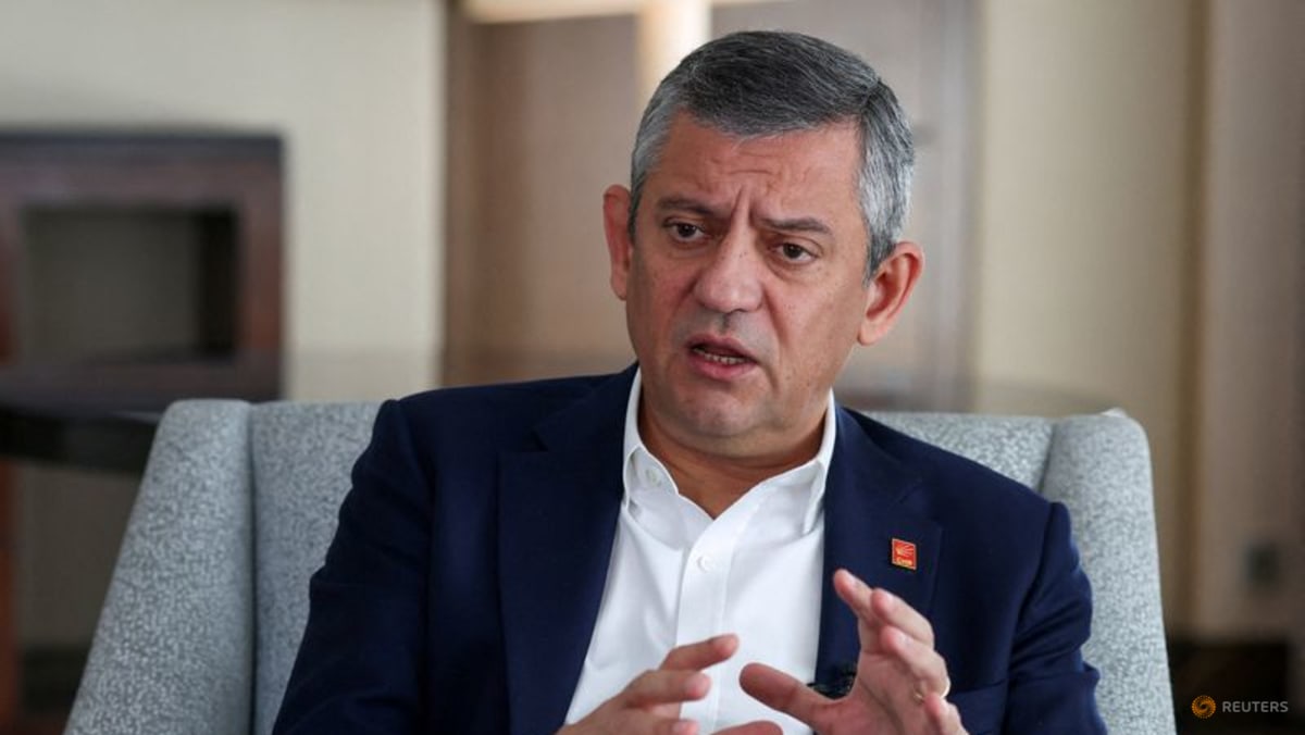 Turkey orders police to evict ousted opposition leadership from headquarters