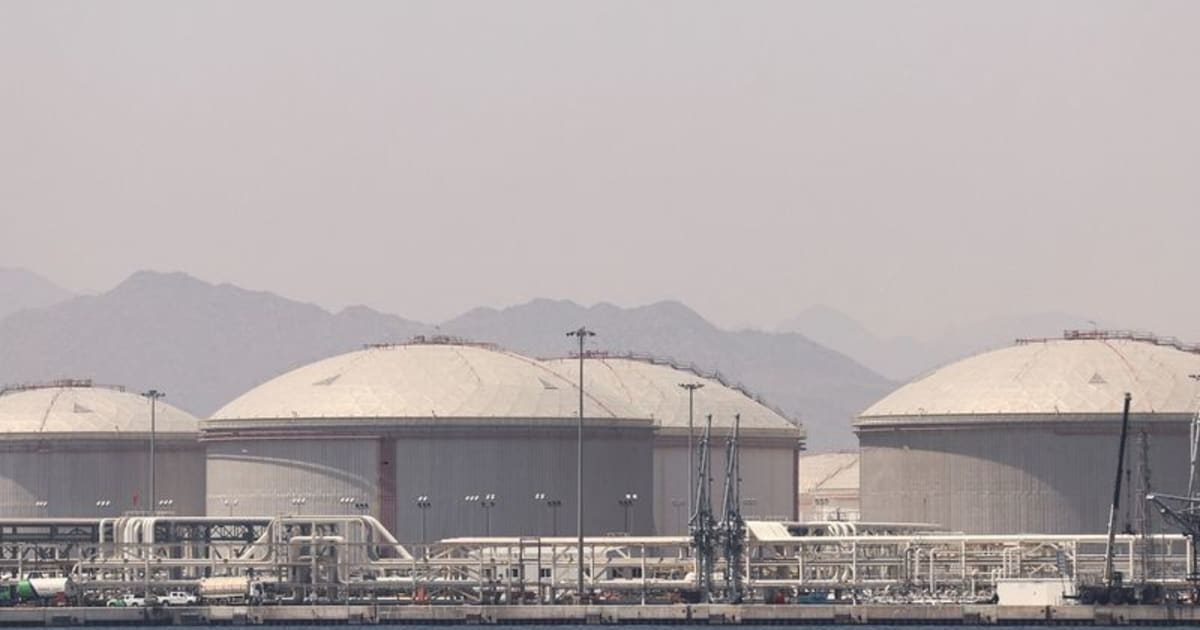 Oil slips 5% on hopes of US-Iran deal