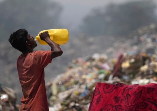 Heatstroke kills 16 in India as temperatures climb