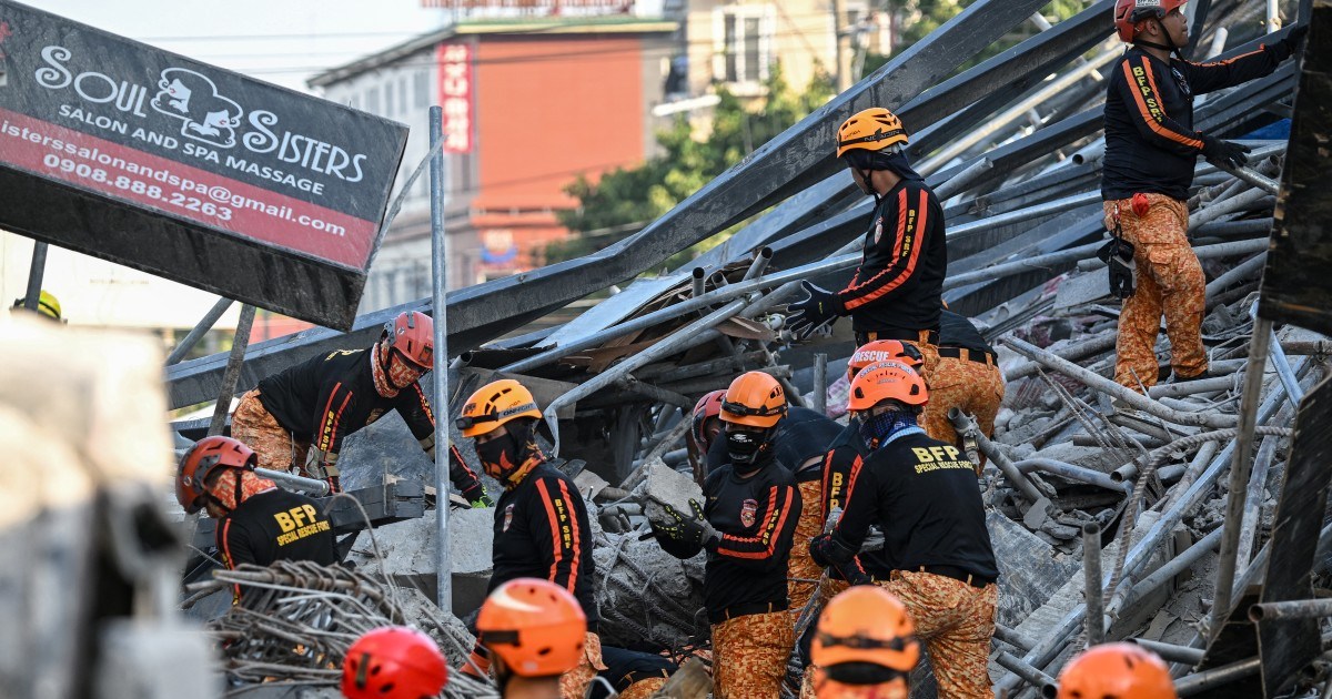 Building collapse in Philippines leaves 3 dead, 17 missing