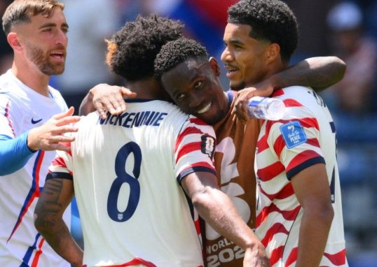 USA beat Australia 2–0 to book knockout spot at World Cup